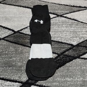 UNDER ARMOUR PERFORMANCE BLACK CREW YOUTH LARGE 1-PAIR SOCKS